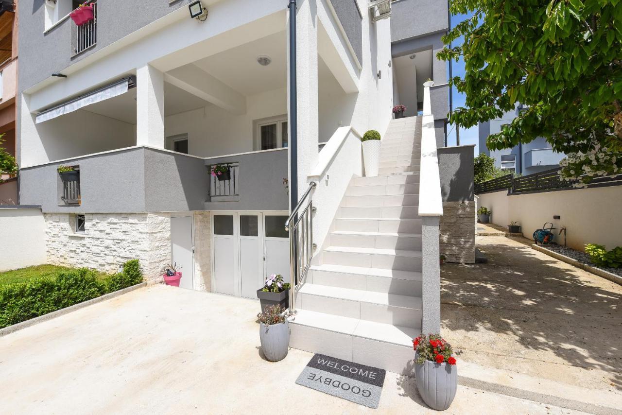 Deluxe Apartman Korina & Ramona Zadar Buitenkant foto